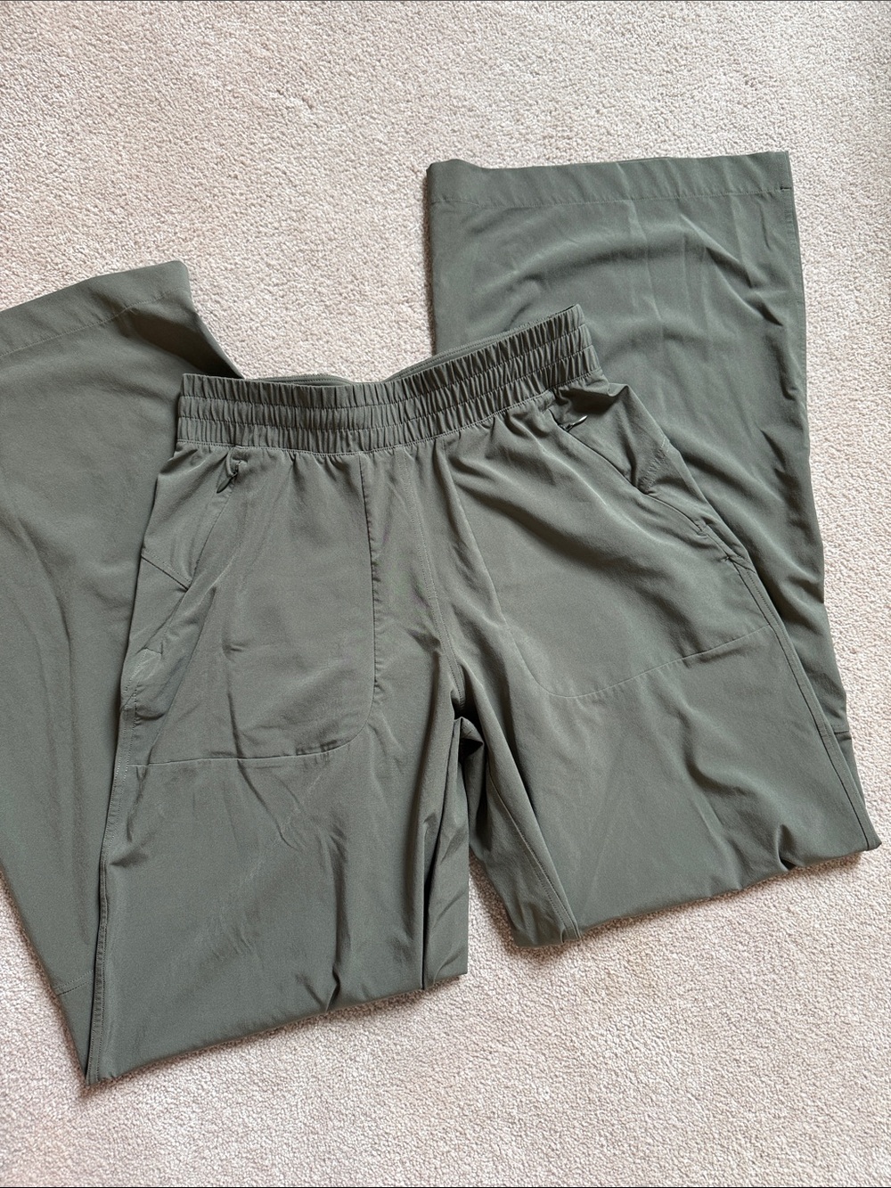 lululemon athletica Swift Mid-Rise Wide-Leg Pants in Army Green - Picture 3 of 6